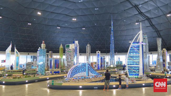 Marsa Al Arab adalah sebuah mega proyek seluas 4 juta kaki persegi, berbentuk dua pulau yang terletak di sebelah kanan dan kiri Burj Al Arab Jumeirah. (CNN Indonesia/Prima Gumilang)