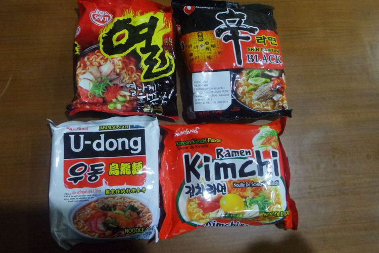 BPOM Menemukan kandungab babi di empat produk mi instan asal Korea merek Samyang, Selasa (20/6/2017)(KOMPAS.com/ DAVID OLIVER PURBA)