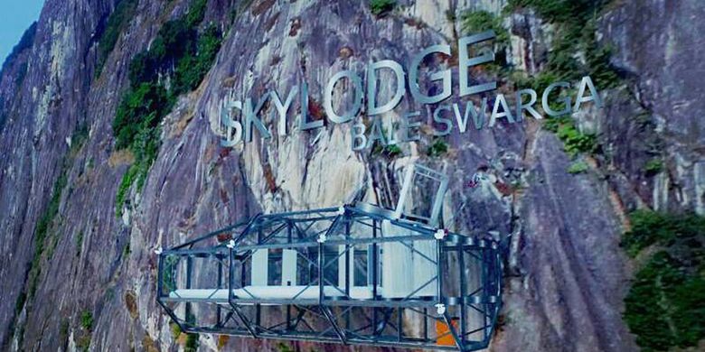 Proyek hotel gantung di Gunung Parang, Purwakarta.