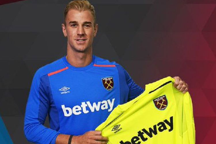 Joe Hart resmi bergabung menjadi pemain West Ham United dengan status pinjaman dari Manchester City, Selasa (18/7/2017)(Twitter @WestHamUtd)