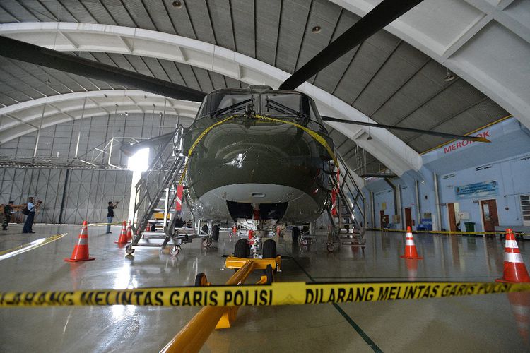 Helikoper AgustaWestland AW101 di Hanggar Skuadron Teknik 021, Lanud Halim Perdanakusuma, Jakarta Timur.(Widodo S. Jusuf/ANTARA/POOL/17)