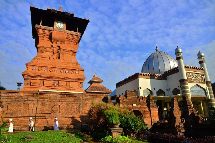 Berkunjung Ke Masjid-Masjid Bersejarah Di Pulau Jawa